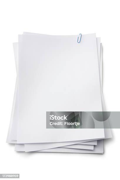 Oficina Pila De Papel Foto de stock y más banco de imágenes de Aprender - Aprender, Artículo de papelería, Blanco - Color