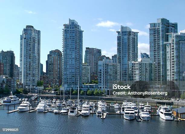 Photo libre de droit de Yaletown banque d'images et plus d'images libres de droit de Appartement - Appartement, Bleu, Canada