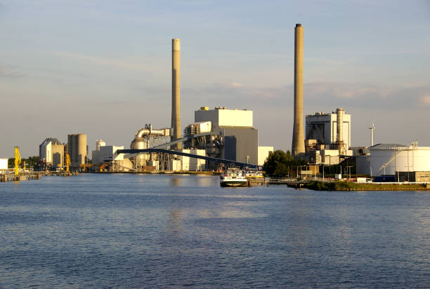 istock Fossil fuel power plant 172990432