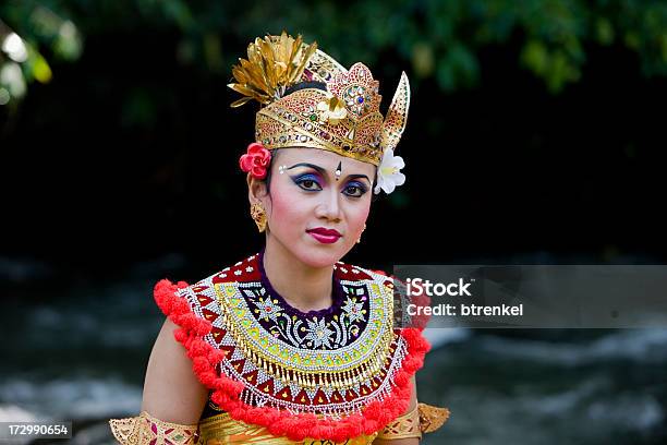Asiático Paciência - Fotografias de stock e mais imagens de Bailarino - Bailarino, Cultura Balinesa, Dançar