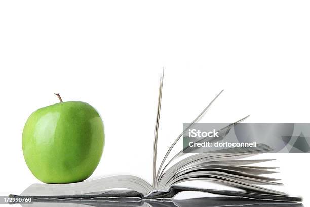 학교 책에 대한 스톡 사진 및 기타 이미지 - 책, 녹색, 사과