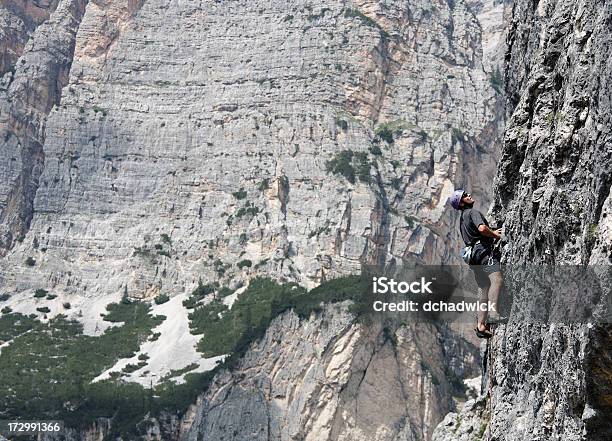 Wspinacz - zdjęcia stockowe i więcej obrazów Alpinizm - Alpinizm, Alpy, Czynność