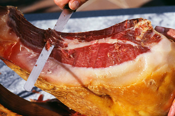 Cutting the ham