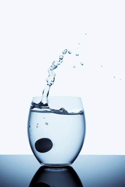istock Vitamin Tablet Dropped in Water 172991604