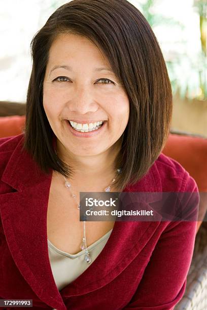 Hermosa Mujer Asiática Foto de stock y más banco de imágenes de Adulto - Adulto, Aire libre, Belleza