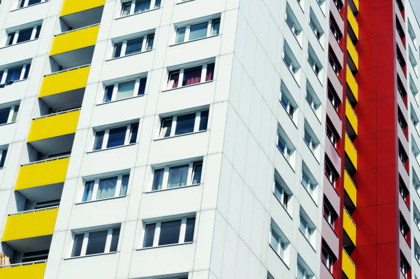 rascacielos de detalle, berlín - plattenbau window frame front view house fotografías e imágenes de stock