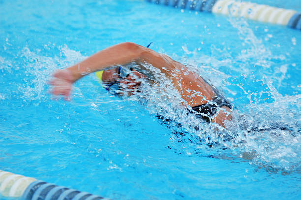 istock In Action Front Crawl Freestyle Female Swimmer 172992403