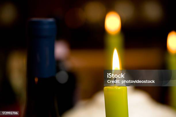 Kerzen Und Wein Stockfoto und mehr Bilder von Alkoholisches Getränk - Alkoholisches Getränk, Dekoration, Eleganz