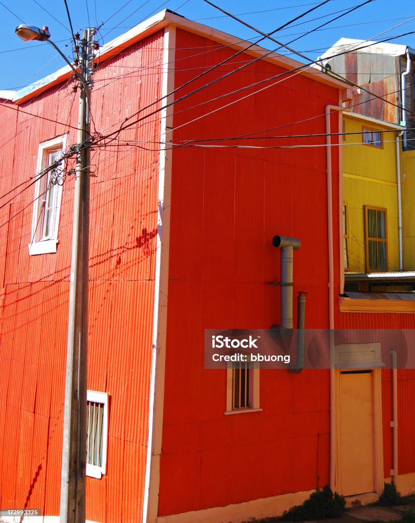 Rosso casa di Valparaiso - Foto stock royalty-free di Ambientazione esterna