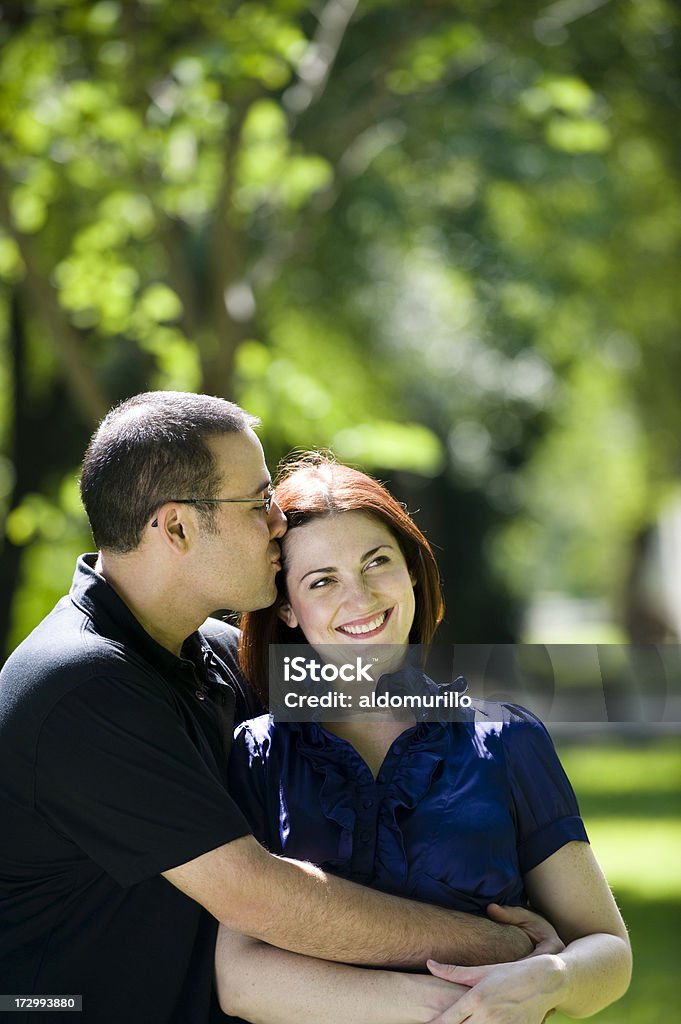 Tanto en amor - Foto de stock de 30-39 años libre de derechos