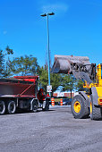 excavator-und-rote-lkw.jpg?b=1&s=170x170&k=20&c=RA0oXaARGmUFMLlJy94cKO1Bv9KTXDa6NhJm1unjjfM=