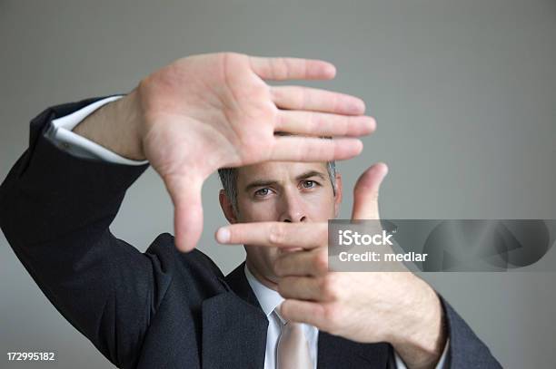 Empresário Inteligente Foco - Fotografias de stock e mais imagens de Quadrado com Dedos - Quadrado com Dedos, Focagem, Foco - Conceito