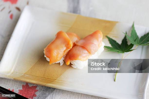 Concha De Mar De Sushi Foto de stock y más banco de imágenes de Akagai - Akagai, Sushi, Alimento