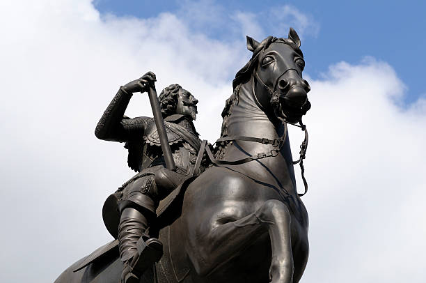 istock Statue in Trafalgar Square, London 172997353