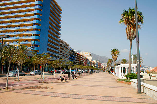 fuengirola's am meer - fuengirola stock-fotos und bilder