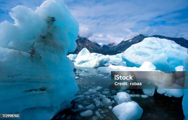 Iceberg En Groenlandia Foto de stock y más banco de imágenes de Agua - Agua, América del norte, Azul