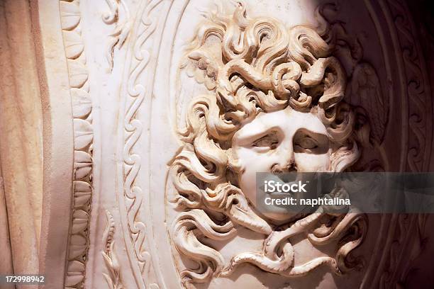 Foto de Máscara De Medusa e mais fotos de stock de Medusa - Górgona - Medusa - Górgona, Mitologia, Romano