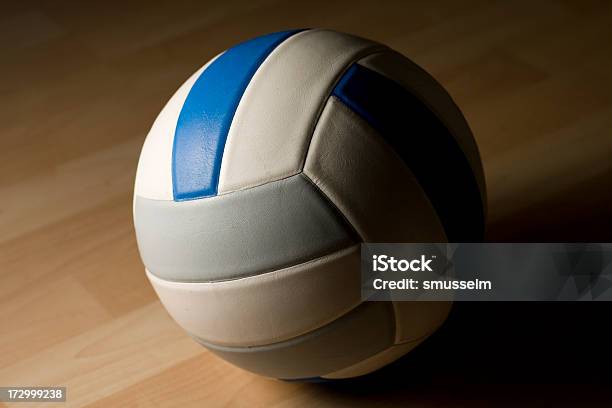 Lonevolleyball Stockfoto und mehr Bilder von Volleyball - Spielball - Volleyball - Spielball, Volleyball - Mannschaftssport, Sekundarstufe