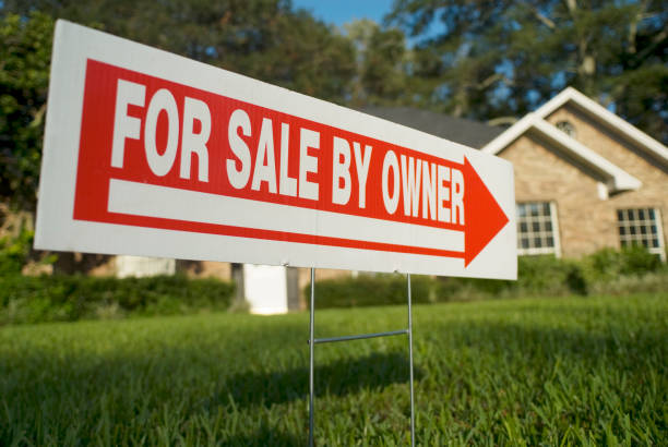 istock For sale by owner sign 172999316