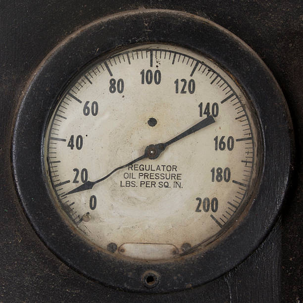 istock oil pressure gauge 173001404
