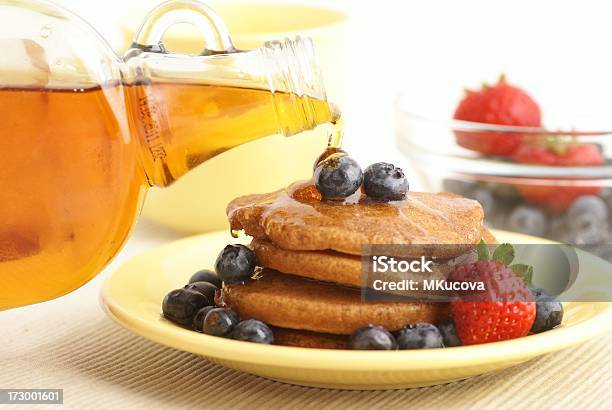 Foto de Panquecas e mais fotos de stock de Baga - Fruta - Baga - Fruta, Bolo, Café da manhã