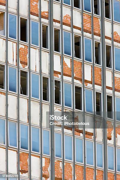 Edifício Destruído Série - Fotografias de stock e mais imagens de Abandonado - Abandonado, Acidente - Conceito, Acidentes e Desastres