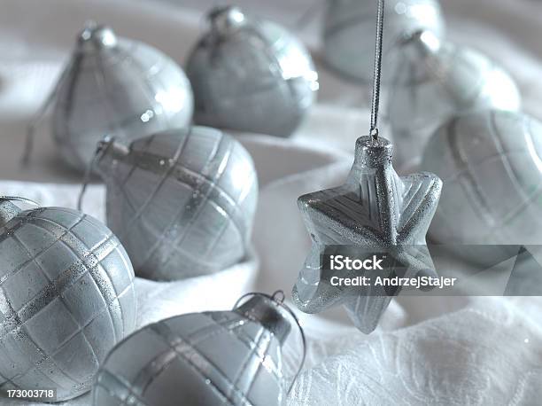 Foto de Decoração De Natal e mais fotos de stock de Bola de Árvore de Natal - Bola de Árvore de Natal, Branco, Comemoração - Evento