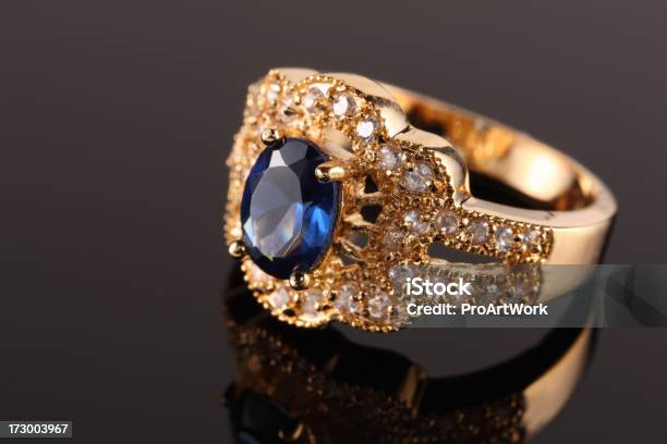 Photo libre de droit de Sapphire Bague En Diamant banque d'images et plus d'images libres de droit de Bague - Bijou - Bague - Bijou, Fond noir, Or - Couleur