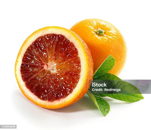 Foto de Com Folhas De Laranja Sanguínea e mais fotos de stock de Laranja-Vermelha - Laranja-Vermelha, Figura para recortar, Laranja - Descrição de Cor