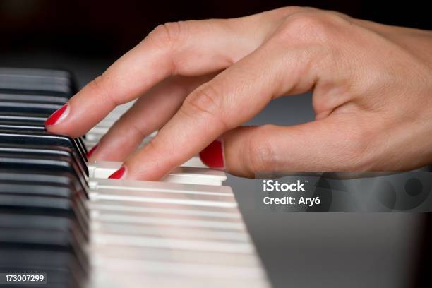 Pianista - Fotografie stock e altre immagini di Arte, Cultura e Spettacolo - Arte, Cultura e Spettacolo, Avorio, Close-up