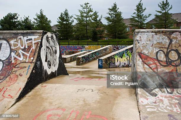 Skatepark Vacío Foto de stock y más banco de imágenes de Adolescente - Adolescente, Anticipación, Color - Tipo de imagen