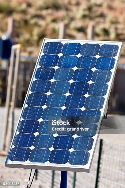 Tiny Painel Solarcolector - Fotografias de stock e mais imagens de Painel Solar - Painel Solar, Painel de Controlo, Energia Solar