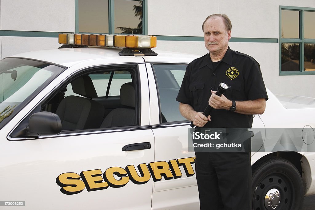 Сотрудник службы безопасности на патруль - Стоковые фото Охранник роялти-фри