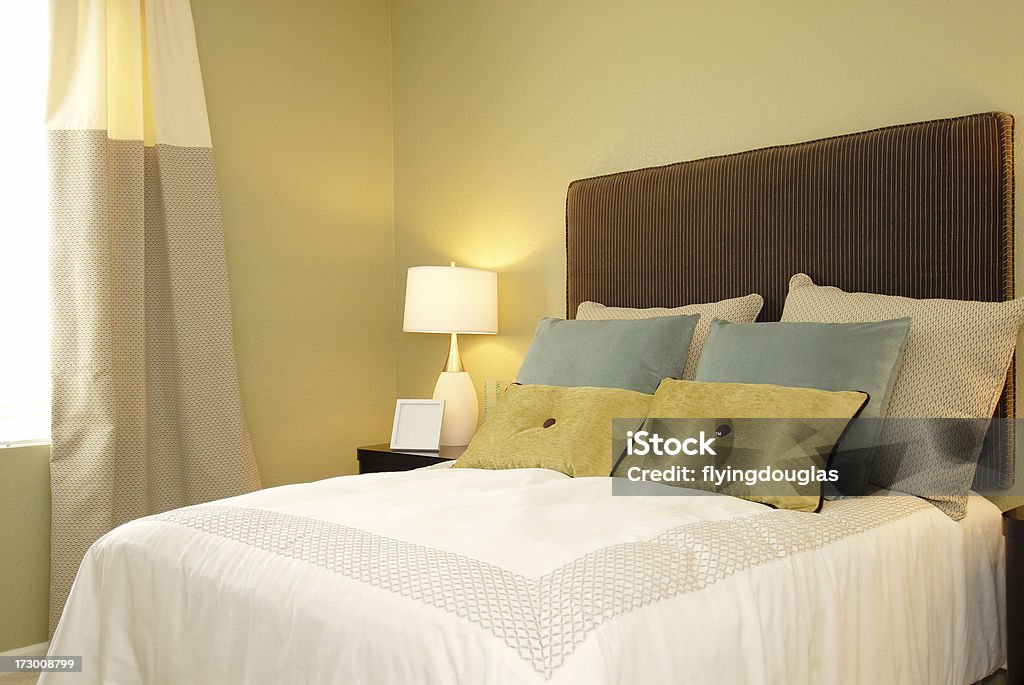 Moderna camera da letto - Foto stock royalty-free di Ambientazione interna