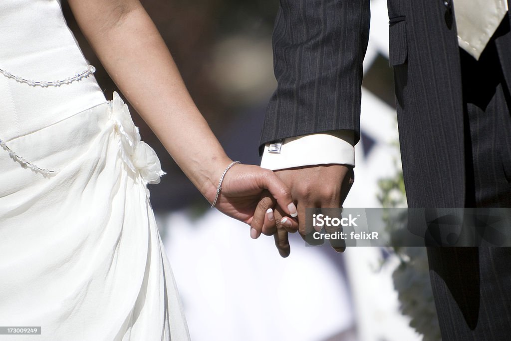 Tiene le mani - Foto stock royalty-free di Amore