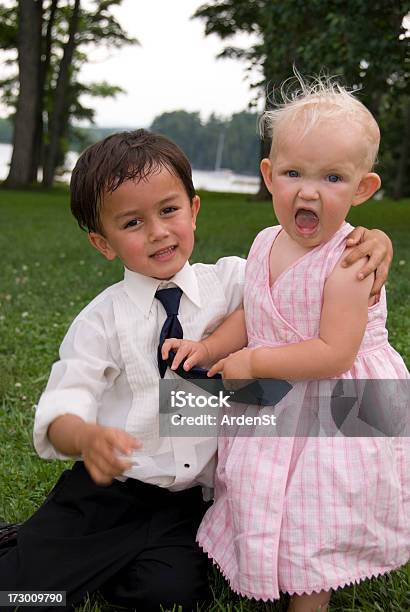 Baby Mädchen Und Big Brother Stockfoto und mehr Bilder von Familie - Familie, 12-17 Monate, Baby