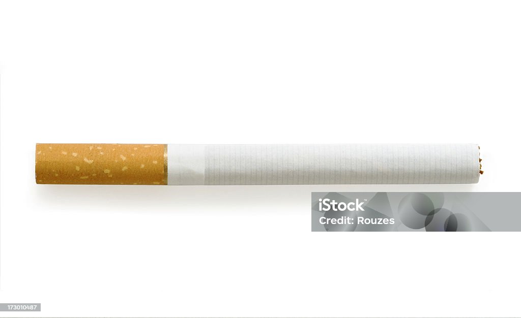 Cigarette isolé - Photo de Cigarette libre de droits