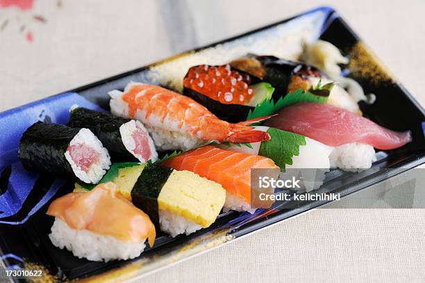 Sushi - Fotografias de stock e mais imagens de Alimentação Saudável - Alimentação Saudável, Arroz - Alimento Básico, Arroz de Sushi