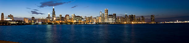 istock Panoramic View of the Chicago Skyline at Dusk (XXL) 173011320