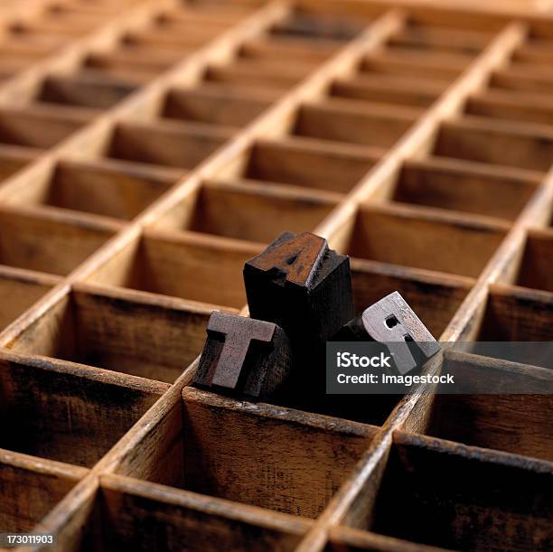 Gaveta E Letras De Madeira Tipo - Fotografias de stock e mais imagens de Acaso - Acaso, Alfabeto, Antigo