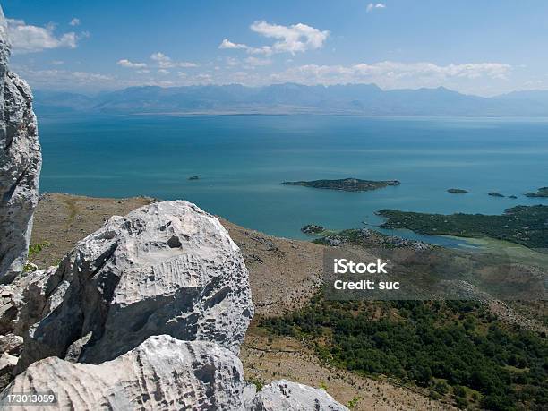 Foto de Lago Skadar e mais fotos de stock de Shkoder - Shkoder, Albânia, Barco a remo