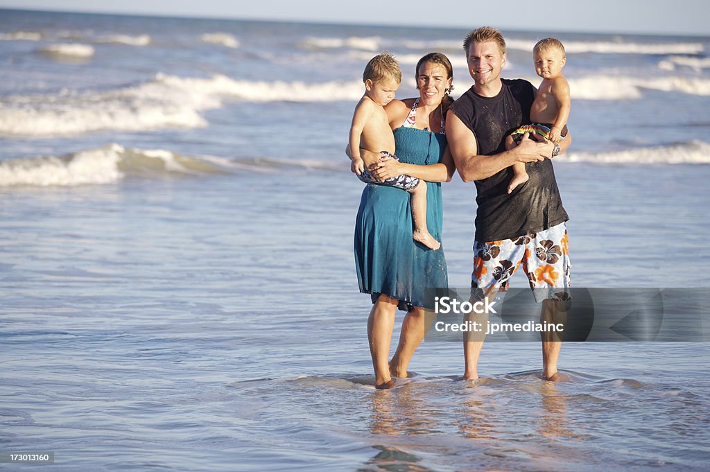 Família no surf - Royalty-free 12-15 Meses Foto de stock