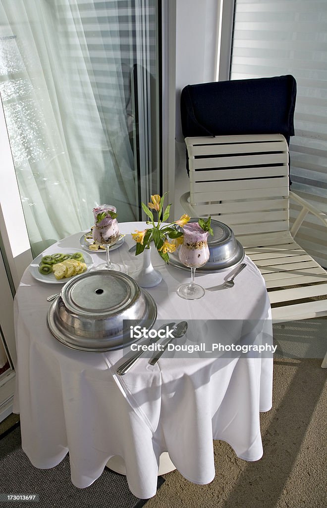 バル��コニーでの朝食のクルーズ船 - クルーズ船のロイヤリティフリーストックフォト