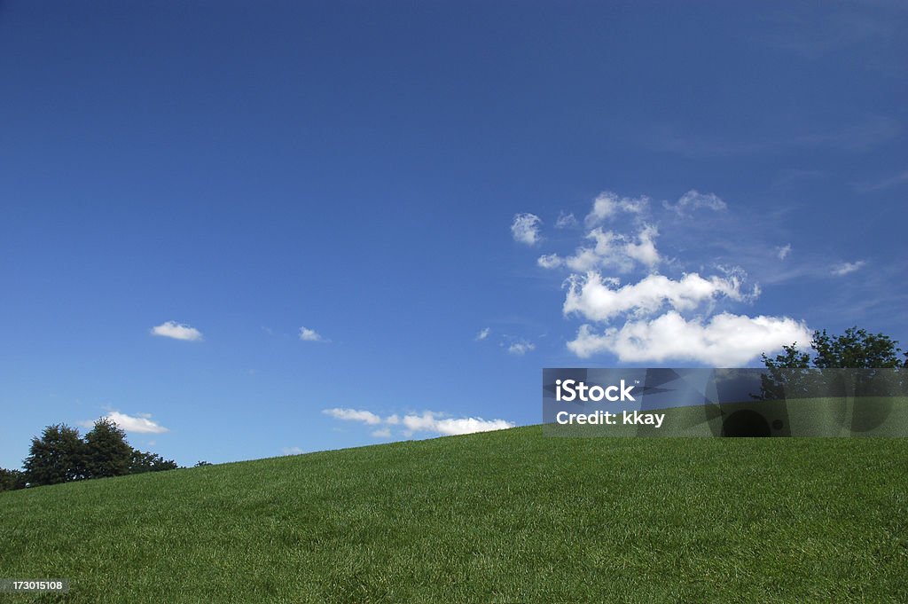 Green Hill cielo azul - Foto de stock de Aire libre libre de derechos