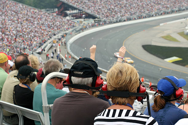 선임 커플입니다 팬수 at racing event - sports venue stock car motorized sport competition 뉴스 사진 이미지