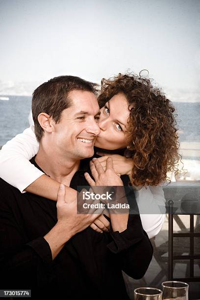 Foto de Casal Feliz e mais fotos de stock de 25-30 Anos - 25-30 Anos, 30 Anos, Adulto