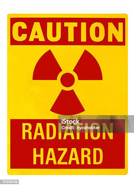Señal De Peligro De Radiación Con Trazado De Recorte Foto de stock y más banco de imágenes de Alerta