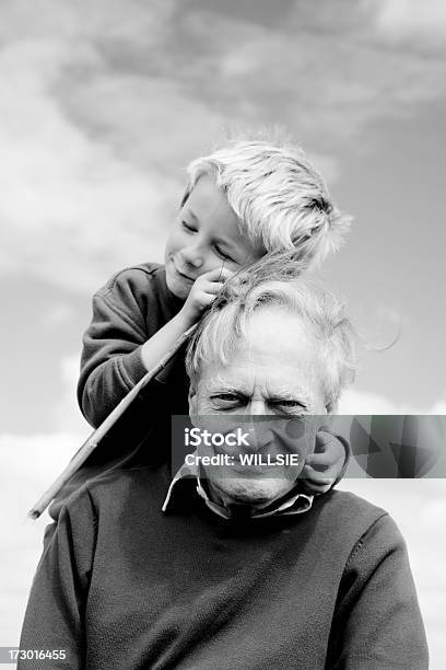 Emociones Para Grandpa Foto de stock y más banco de imágenes de Blanco y negro - Blanco y negro, Abuelo, Nieto