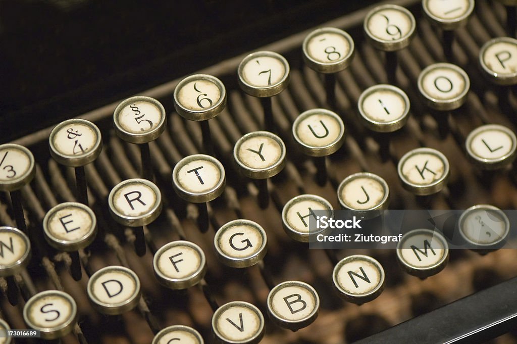 Крупным планом Старый Набор текста machine - Стоковые фото Пишущая машинка роялти-фри