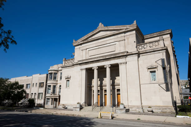 istock Victorian Neoclassical Church in Chicago 173018643
